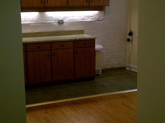 3rd image of 1100 W Montana St #G