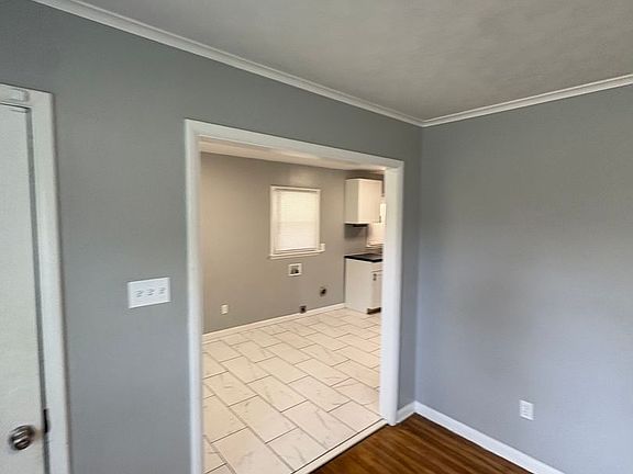 5th image of 1801 Myrna Ln