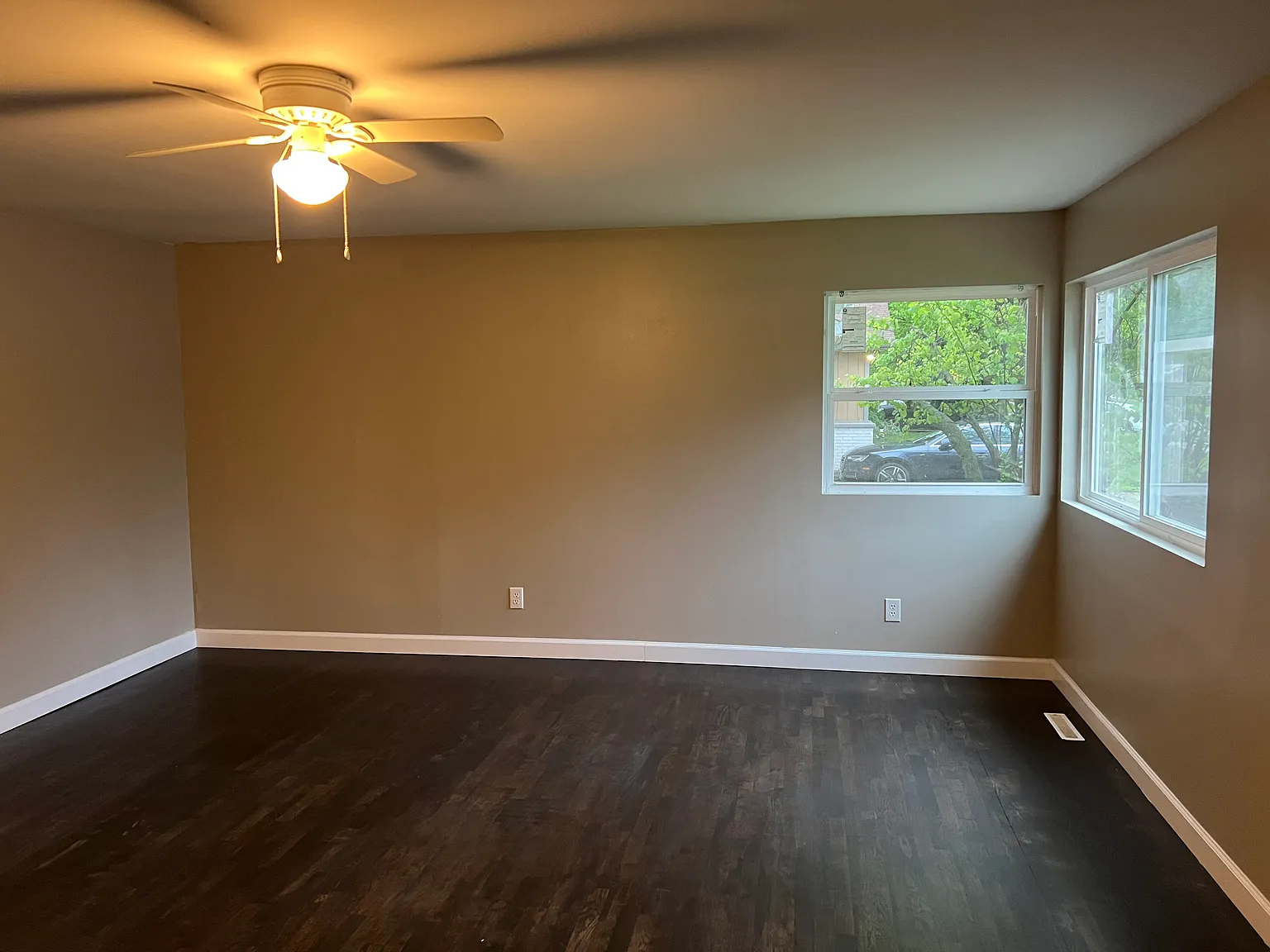 3 bed, 1255 sqft, $1,349 — Photo 3