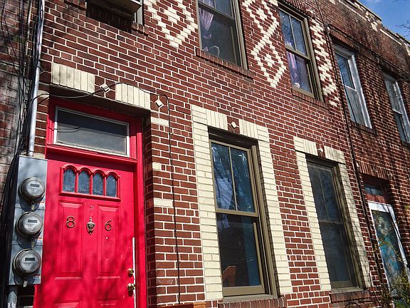 2nd image of 86 Pioneer St