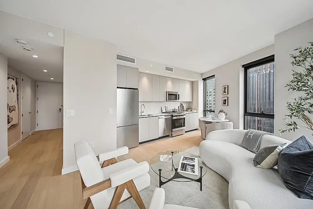567 Fulton Street — Photo 2