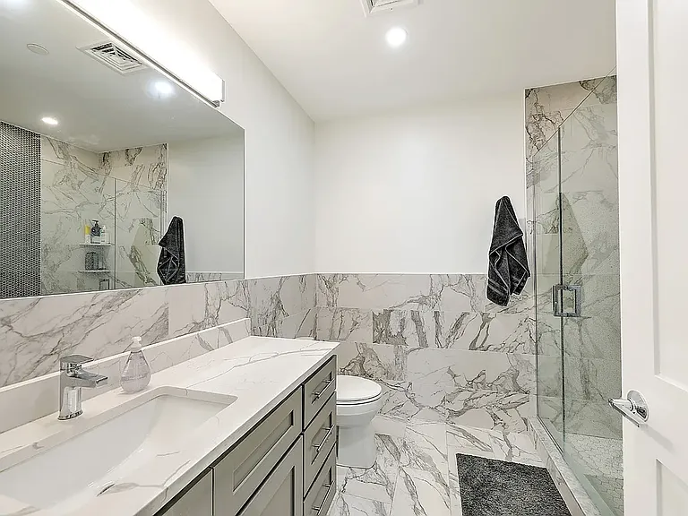 468 W Fountain St — Photo 12