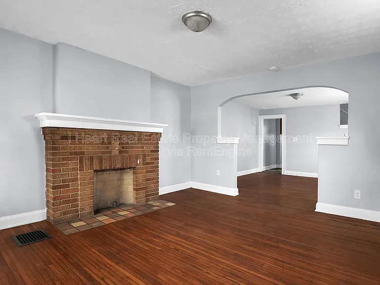 1026 Ellsworth Ave — Photo 6