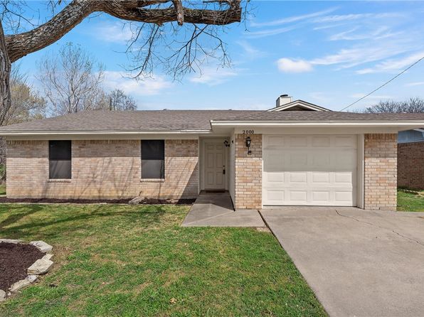 2000 Century Dr, Woodway, TX 76712