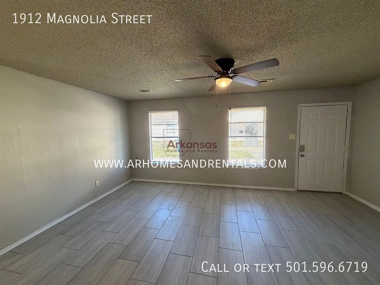 1/2 Off First Month's Rent ~ 1912 Magnolia Street - 2 Bedrooms l 1 Bathroom — Photo 2
