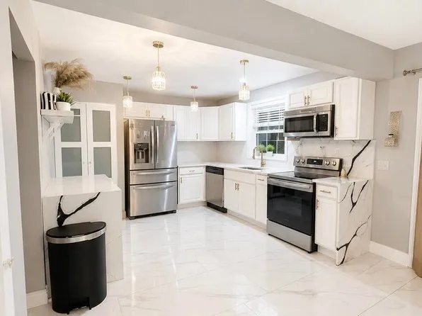 3151 NW 68th St, Fort Lauderdale, FL 33309