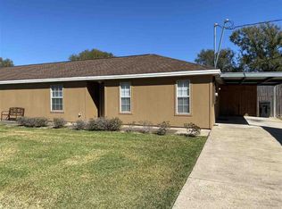 320 N 8th St, Nederland, TX 77627