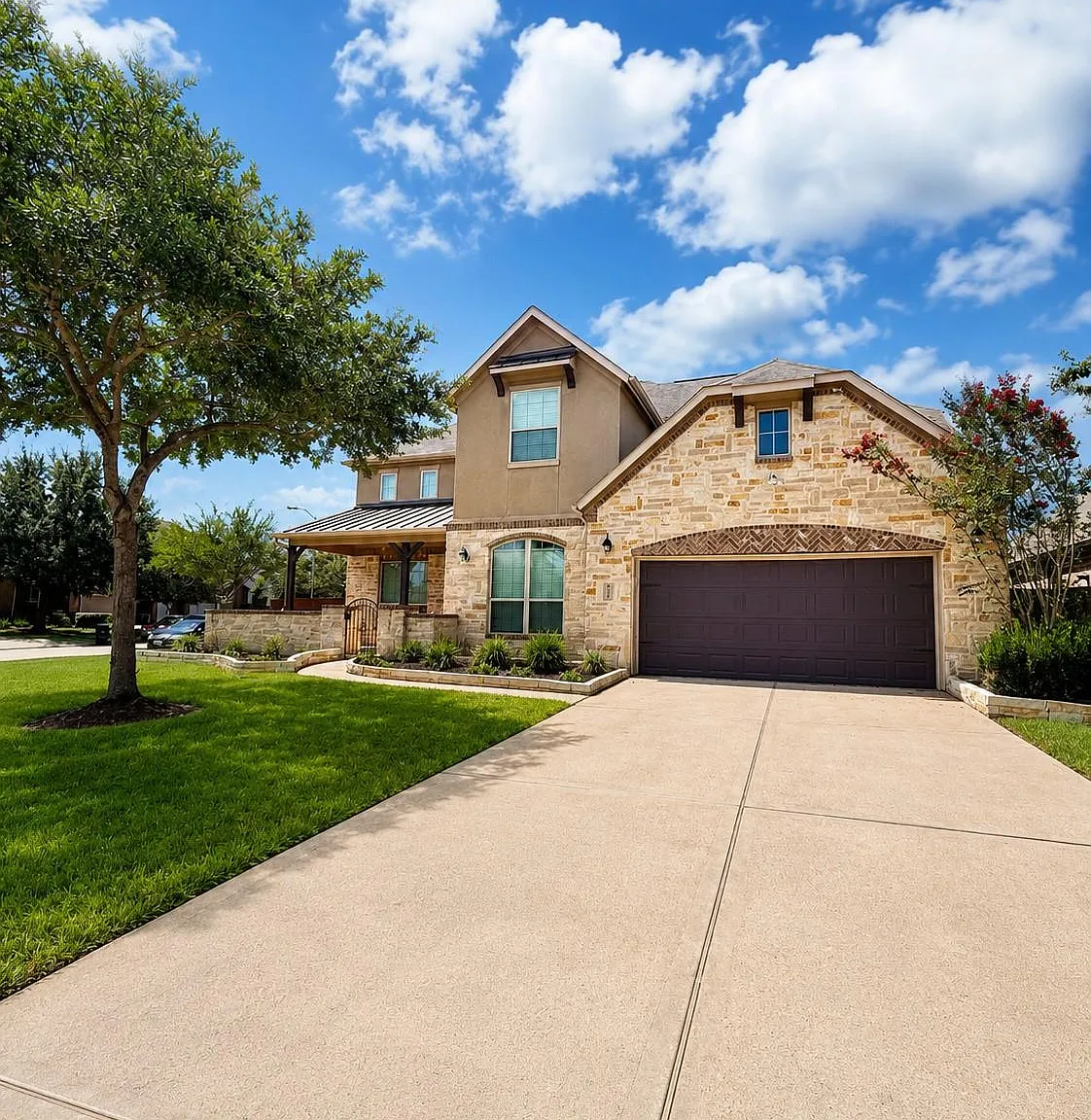 5 bed, 4.5 bath, 3679 sqft, $4,200 — Photo 2