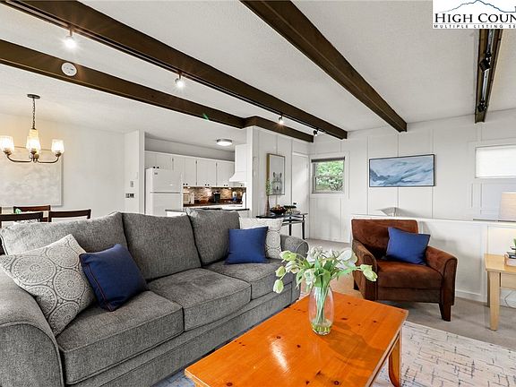 5th image of 101 Courtside Lane #A1