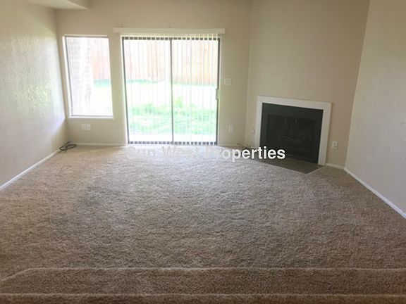 3rd image of 1072 E Navajo St