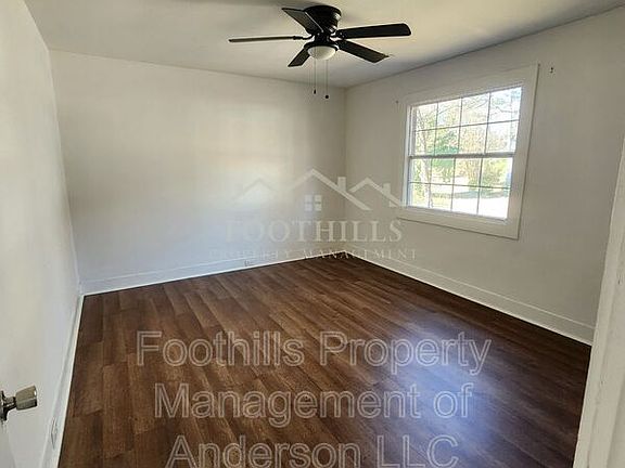 5th image of 104 Frances St