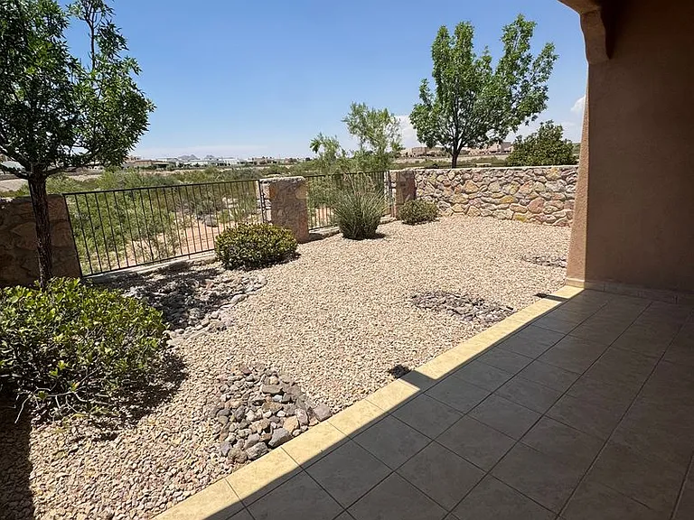 4381 Levante Dr — Photo 13