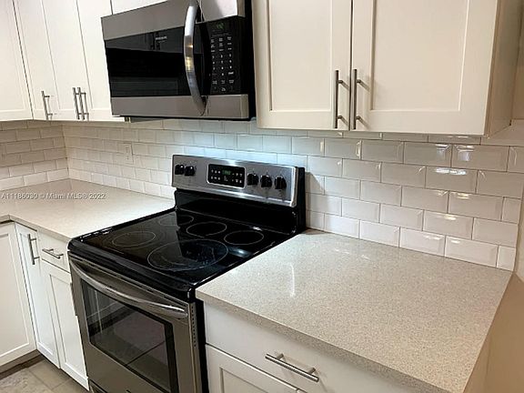 3rd image of 9062 Vineyard Lake Dr