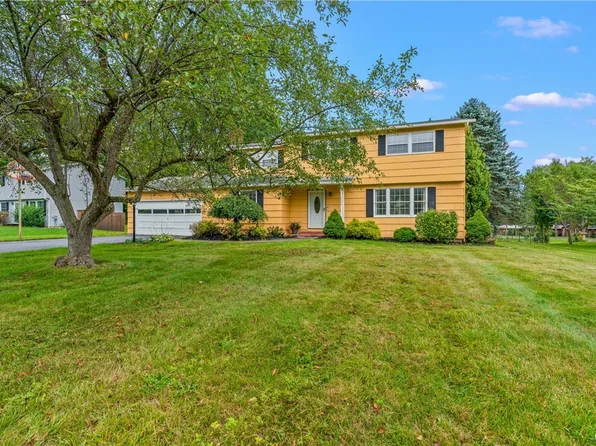 4484 Waltham Dr, Manlius, NY 13104