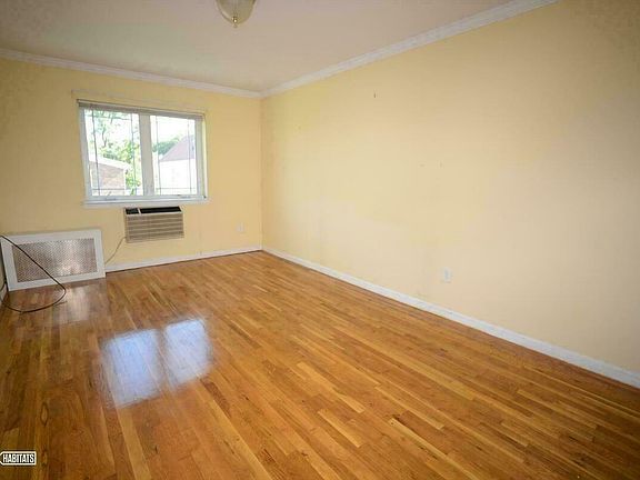 4th image of 2039 49th St APT 2
