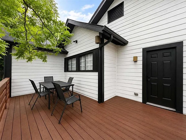 906 Westmont Rd SW — Photo 32