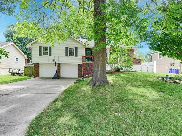 1211 SW Walnut St, Lees Summit, MO 64081