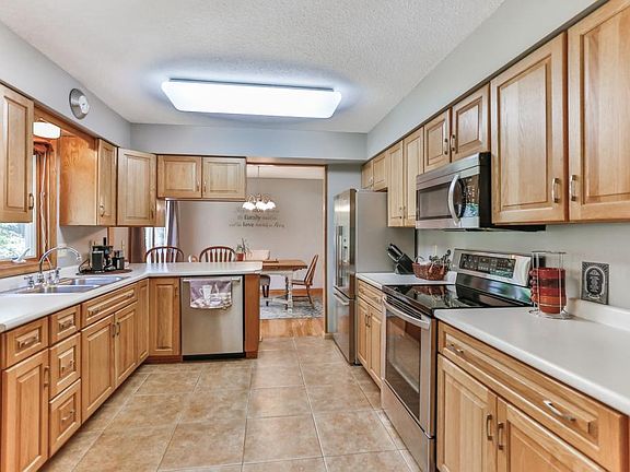 3rd image of 2934 Bartelmy Ln N