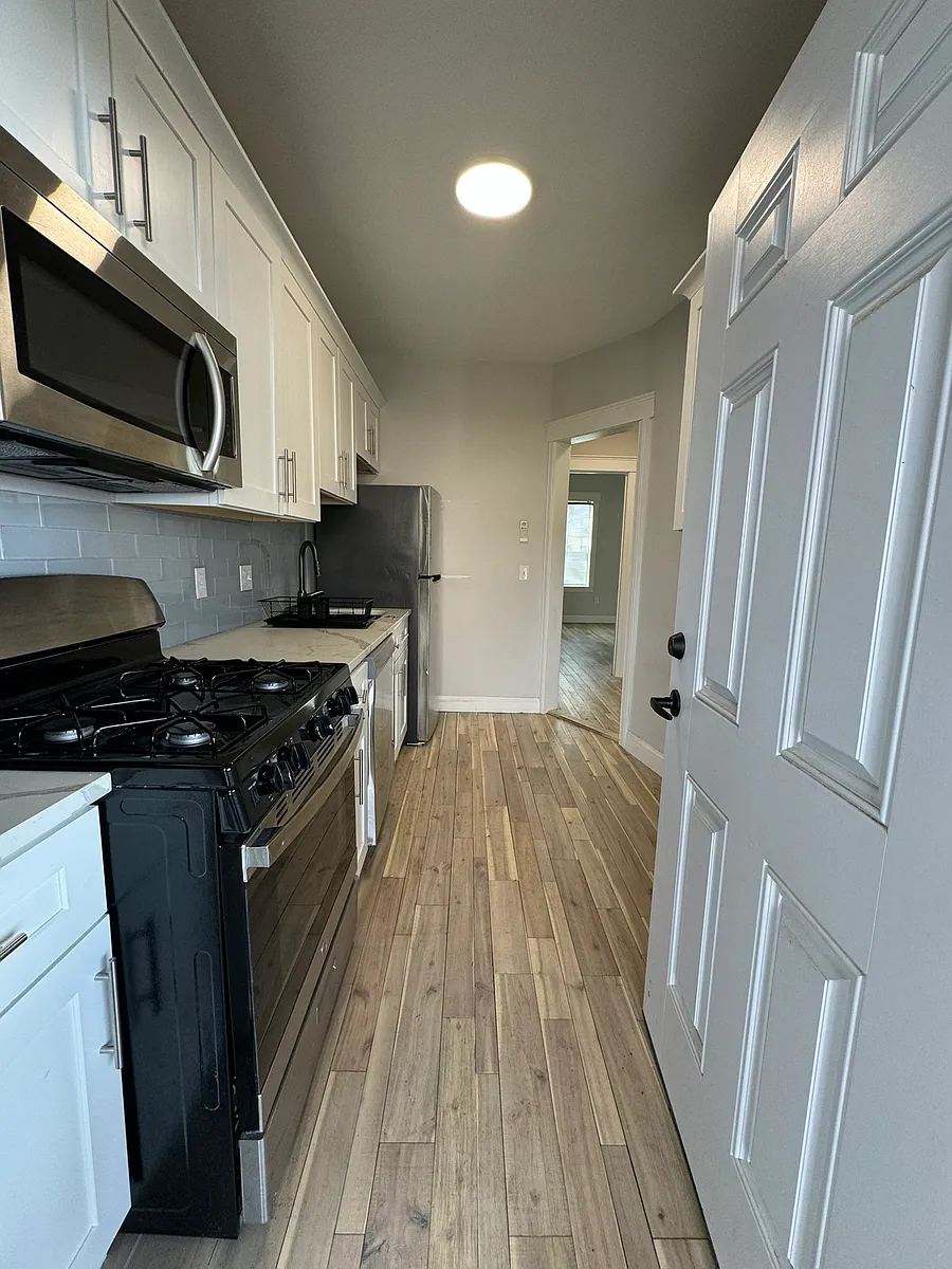 Building Photo - 17 Otis St #1