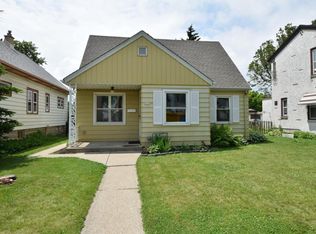 3739 S 17th St, Milwaukee, WI 53221
