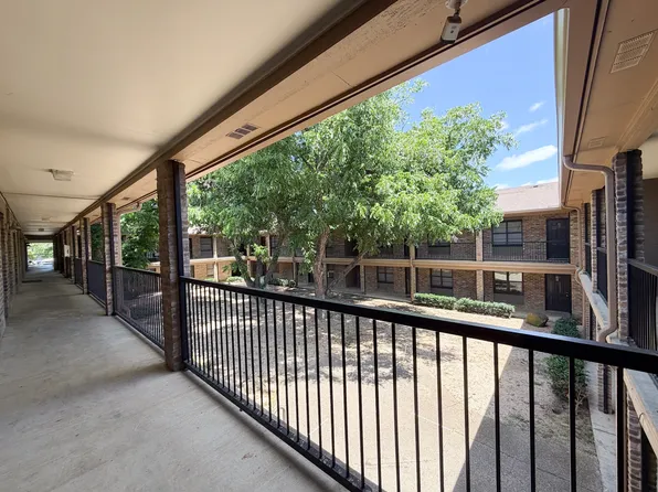 1421 S 12th St APT 210, Waco, TX 76706