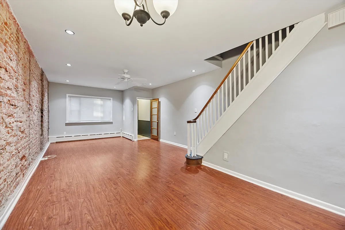Building Photo - 1321 Mifflin St