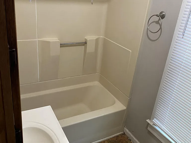 224 N Summit St #2 — Photo 10