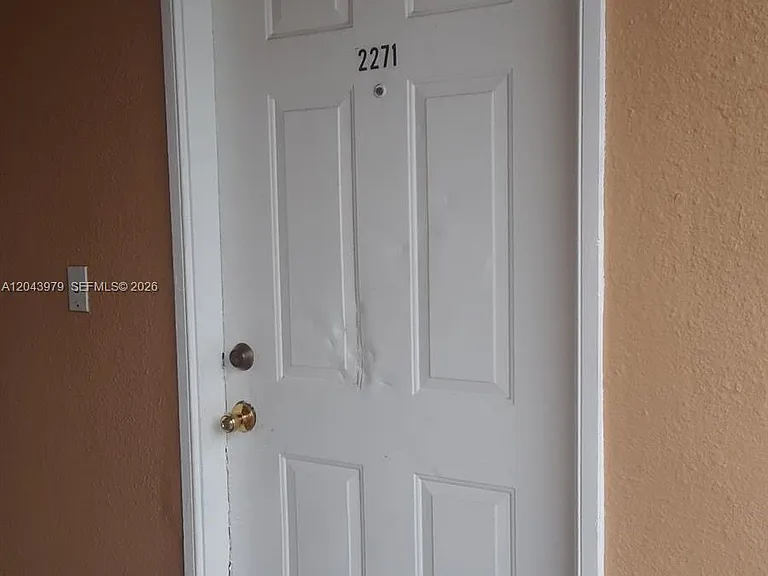 2271 SW 80th Ter #2271 — Photo 3