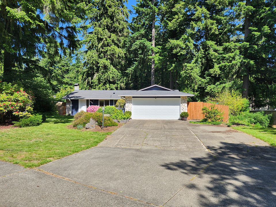 Neighborhood association owned green space on 2 sides provides privacy and peaceful surroundings while being close to everything!