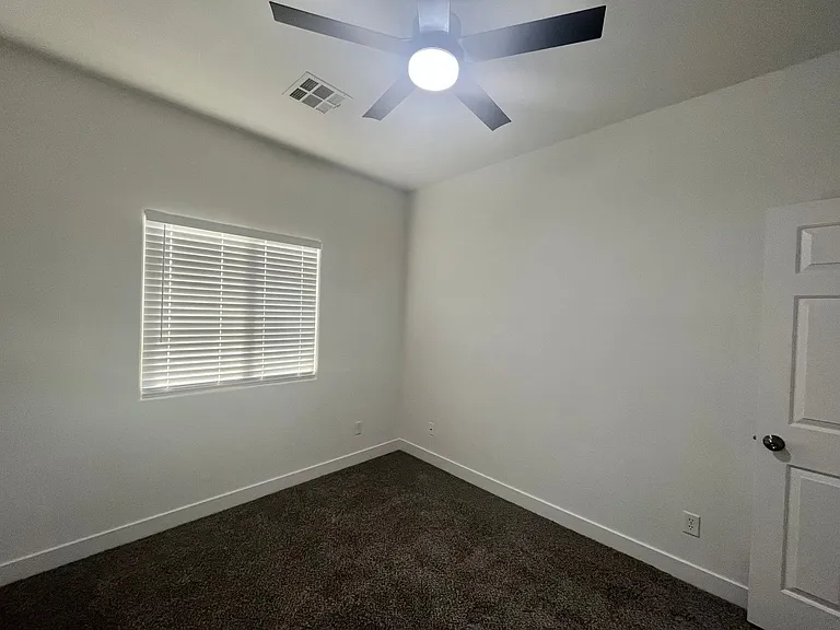 3816 Waynesvill St — Photo 47