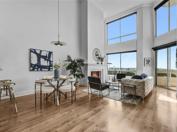 8960 Cynthia St APT 214, West Hollywood, CA 90069