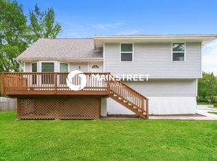 7351 N Mulberry Dr, Kansas City, MO 64118