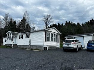 235 Iroquois, Edmundston, NB E7C 1X7
