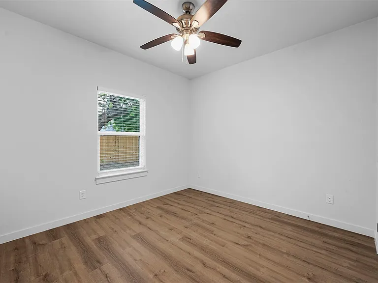 918 W Ford St — Photo 16