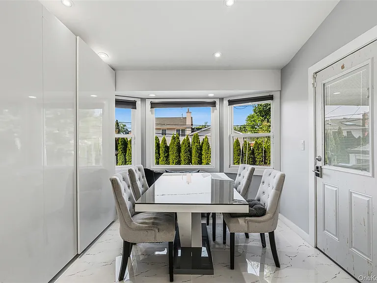 31 Sutton Hill Ln — Photo 20