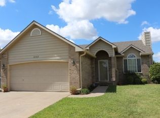 4987 N Hedgerow St, Bel Aire, KS 67220