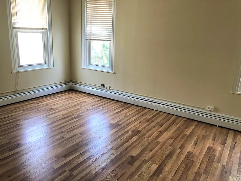 247 Green Ln — Photo 13