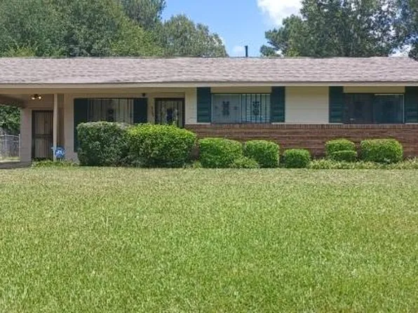 326 Queen Margaret Ln, Jackson, MS 39209