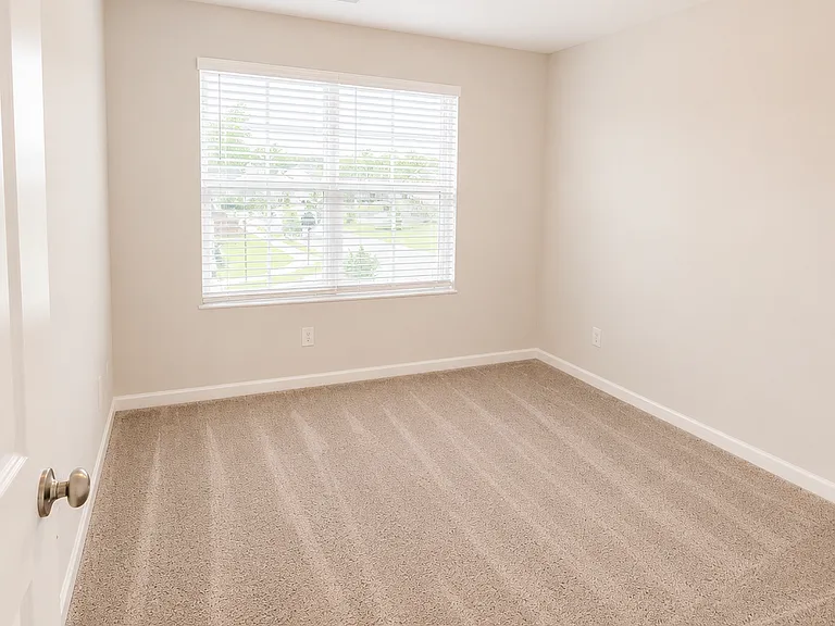 637 Wooster Dr — Photo 12