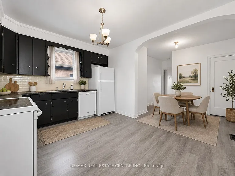29 Harrison Ave — Photo 14