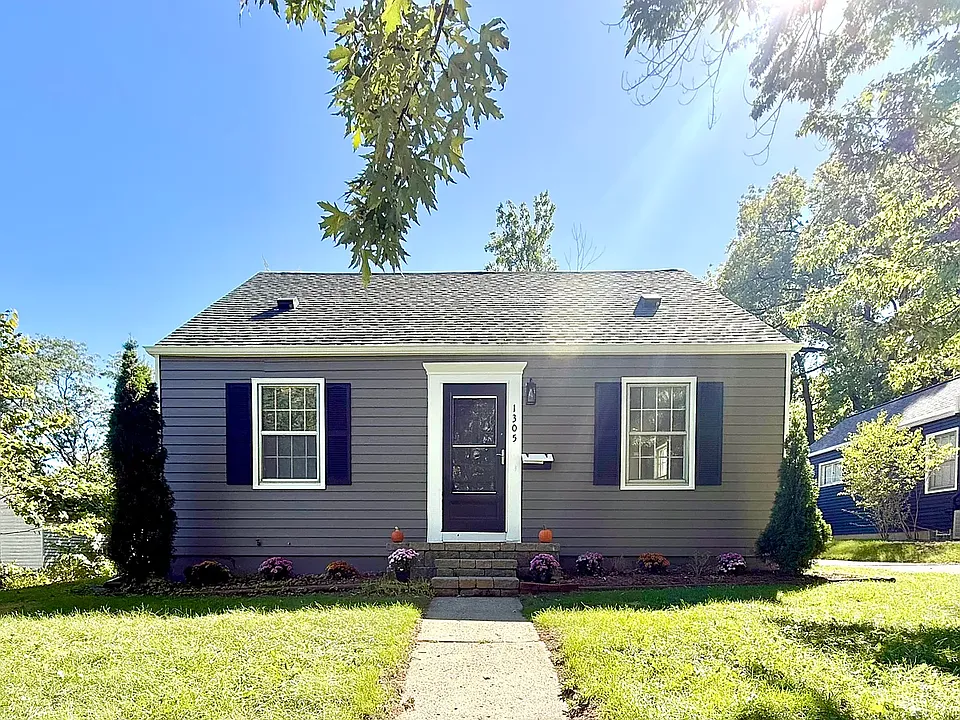 1305 Collegewood Dr
