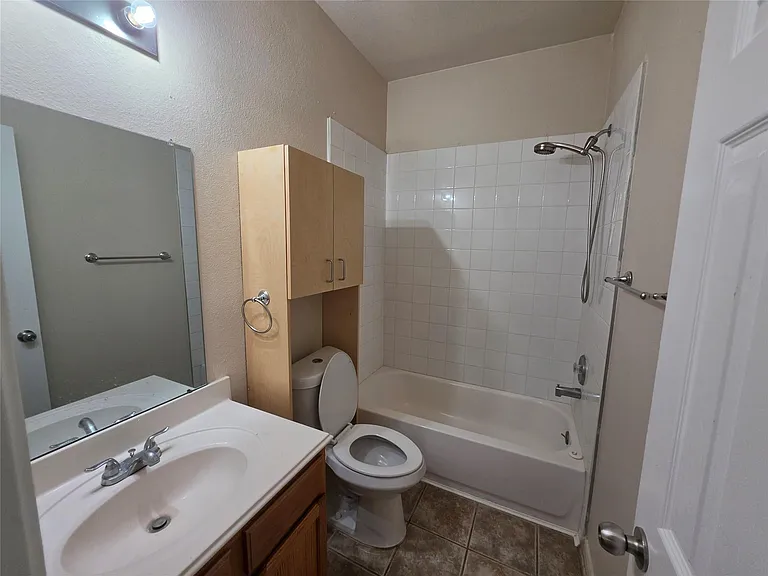 2403 Pinpoint Dr — Photo 12