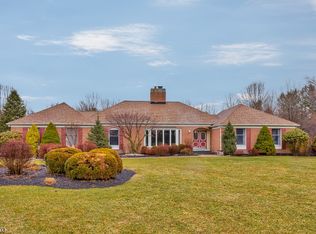 18 Naughright Rd, Long Valley, NJ 07853