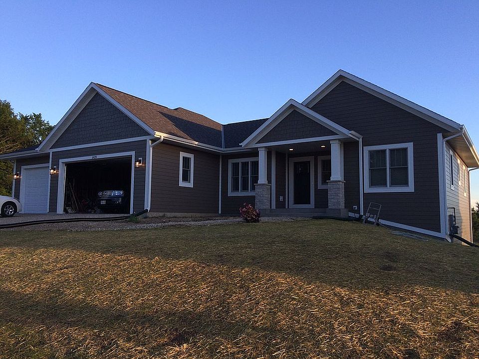 1st image of 1429 Schloemer Dr