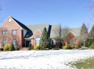 21 Briarwood Dr E, Warren, NJ 07059