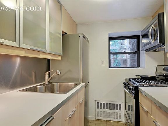 3rd image of 342-344 W 85th St #1D