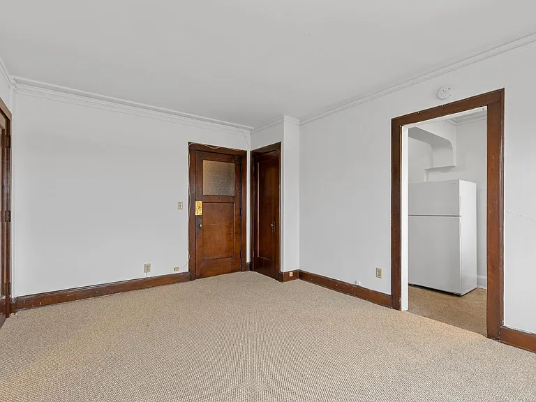 2324 W Wisconsin Ave — Photo 7