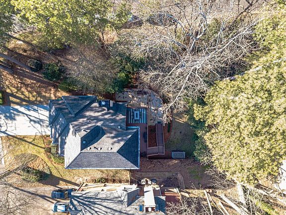 3rd image of 1062 Childers Rd NE