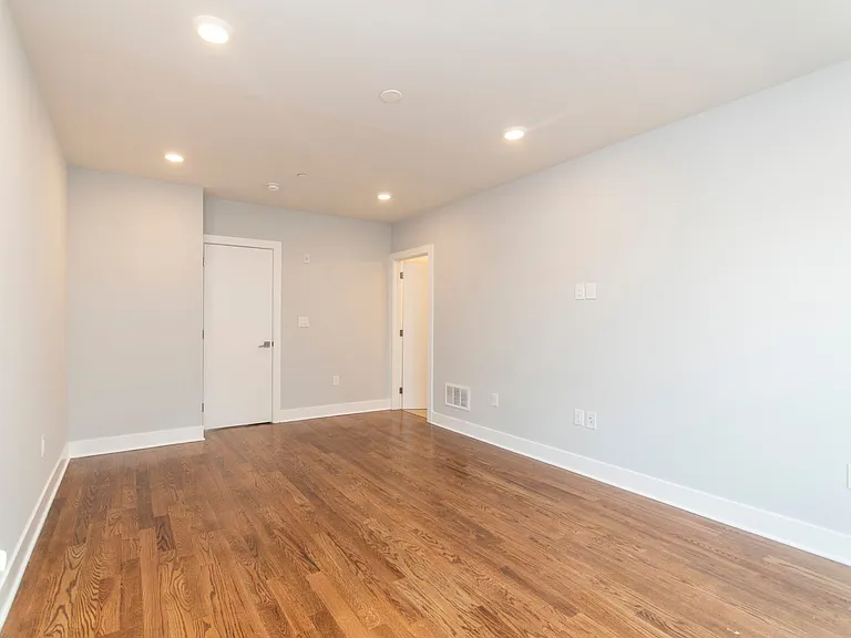 814 N Uber St — Photo 8