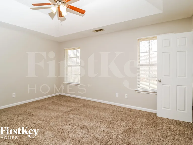 115 Kendall Ln — Photo 12